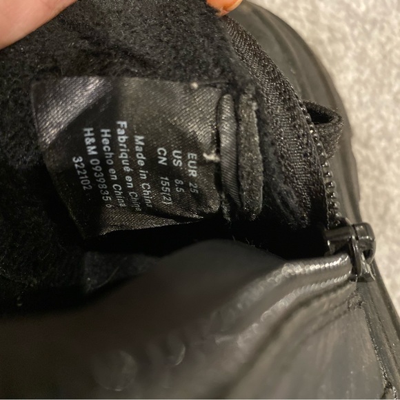 Black h&m toddler boots size 8.5 - Picture 6 of 6